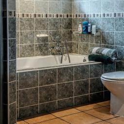 renovation salle de bain baignoire toilette lavabo